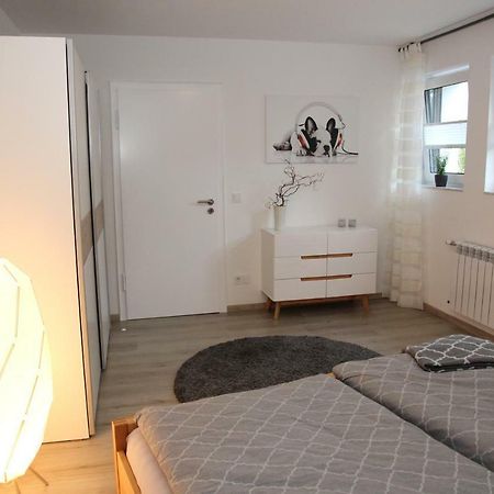 مولهايم ان الرور دير Neue Und Moderne Ferienwohnung المظهر الخارجي الصورة